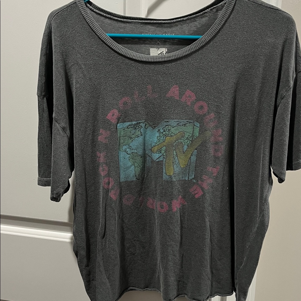 American Eagle Outfitters Gray Graphic Crop Top